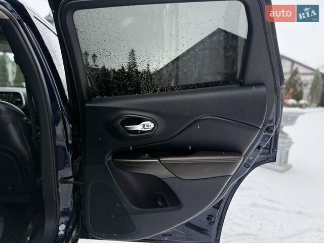 Синий Джип Чероки, объемом двигателя 3.24 л и пробегом 184 тыс. км за 12999 $, фото 38 на Automoto.ua