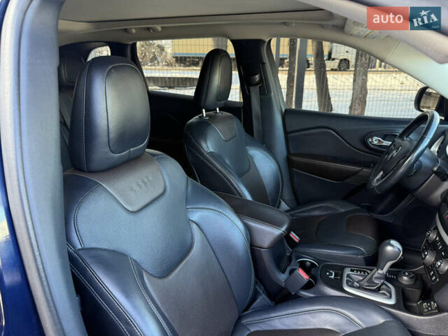 Синій Джип Cherokee, об'ємом двигуна 3.24 л та пробігом 185 тис. км за 13500 $, фото 62 на Automoto.ua