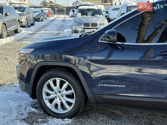 Синій Джип Cherokee, об'ємом двигуна 3.24 л та пробігом 185 тис. км за 13500 $, фото 5 на Automoto.ua