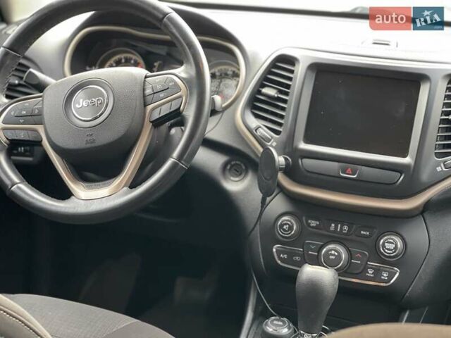 Синий Джип Чероки, объемом двигателя 3.24 л и пробегом 174 тыс. км за 11000 $, фото 17 на Automoto.ua