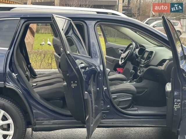 Синий Джип Чероки, объемом двигателя 3.24 л и пробегом 174 тыс. км за 11000 $, фото 14 на Automoto.ua