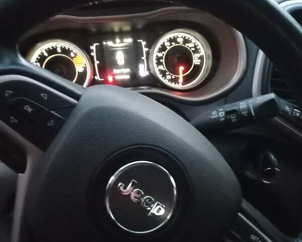 Синий Джип Чероки, объемом двигателя 2.36 л и пробегом 146 тыс. км за 13700 $, фото 5 на Automoto.ua