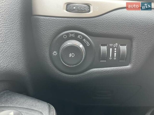 Синий Джип Чероки, объемом двигателя 3.24 л и пробегом 174 тыс. км за 11000 $, фото 27 на Automoto.ua