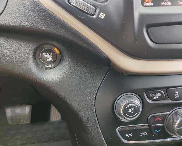 Синий Джип Чероки, объемом двигателя 3.24 л и пробегом 165 тыс. км за 15000 $, фото 9 на Automoto.ua