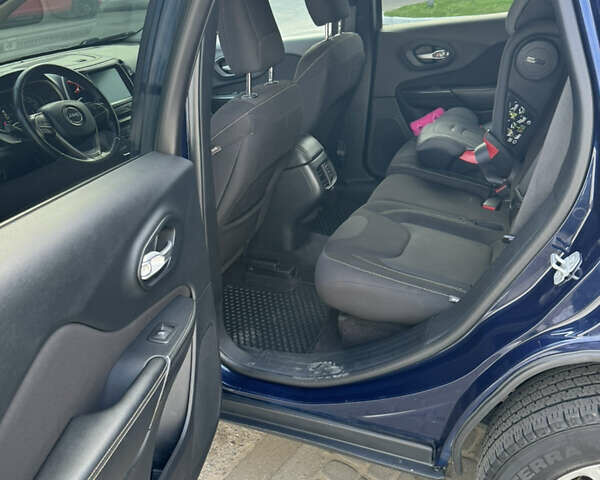 Синий Джип Чероки, объемом двигателя 2.36 л и пробегом 137 тыс. км за 14700 $, фото 11 на Automoto.ua