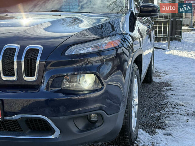 Синій Джип Cherokee, об'ємом двигуна 3.24 л та пробігом 185 тис. км за 13500 $, фото 27 на Automoto.ua