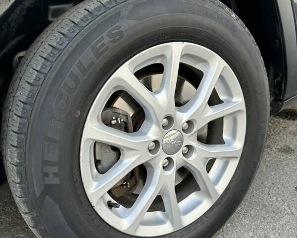 Синий Джип Чероки, объемом двигателя 2.36 л и пробегом 137 тыс. км за 14700 $, фото 25 на Automoto.ua