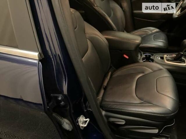 Синій Джип Cherokee, об'ємом двигуна 2.4 л та пробігом 75 тис. км за 3000 $, фото 16 на Automoto.ua