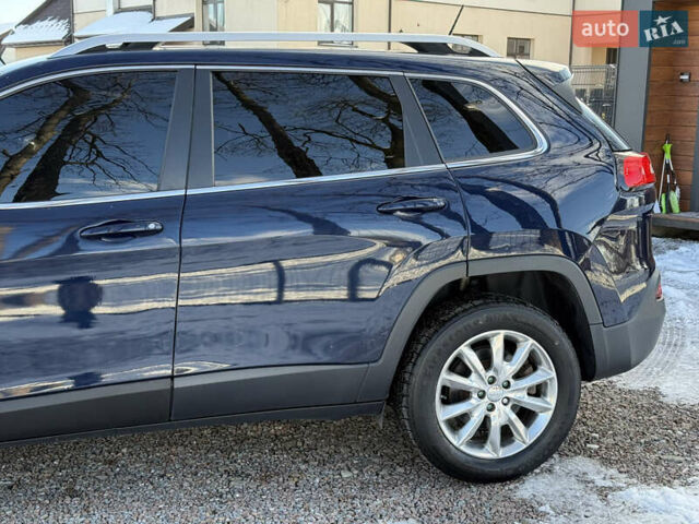 Синій Джип Cherokee, об'ємом двигуна 3.24 л та пробігом 185 тис. км за 13500 $, фото 6 на Automoto.ua