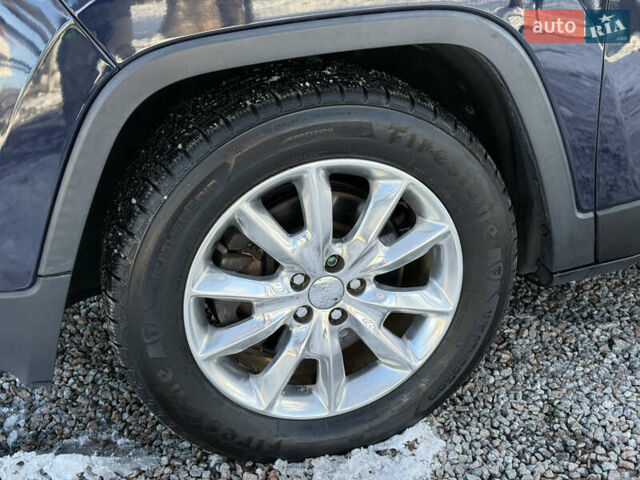 Синій Джип Cherokee, об'ємом двигуна 3.24 л та пробігом 185 тис. км за 13500 $, фото 4 на Automoto.ua