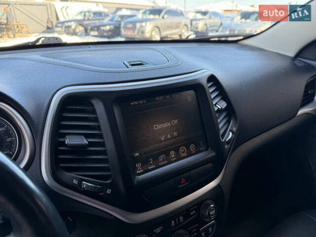 Синій Джип Cherokee, об'ємом двигуна 3.24 л та пробігом 185 тис. км за 13500 $, фото 43 на Automoto.ua