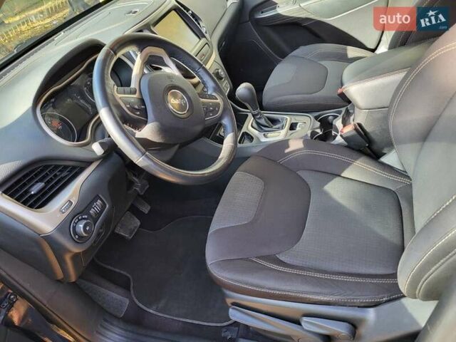 Синій Джип Cherokee, об'ємом двигуна 2.36 л та пробігом 140 тис. км за 14300 $, фото 16 на Automoto.ua