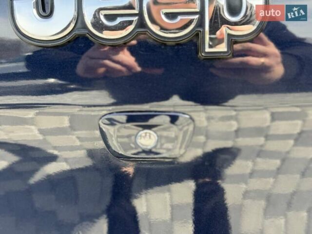 Синій Джип Cherokee, об'ємом двигуна 3.24 л та пробігом 184 тис. км за 13200 $, фото 68 на Automoto.ua