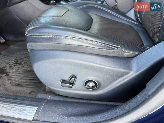 Синій Джип Cherokee, об'ємом двигуна 3.24 л та пробігом 185 тис. км за 13500 $, фото 34 на Automoto.ua