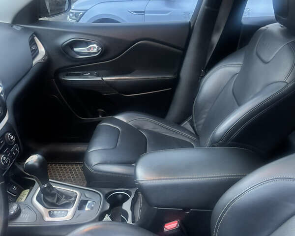 Синий Джип Чероки, объемом двигателя 1.96 л и пробегом 195 тыс. км за 15200 $, фото 10 на Automoto.ua