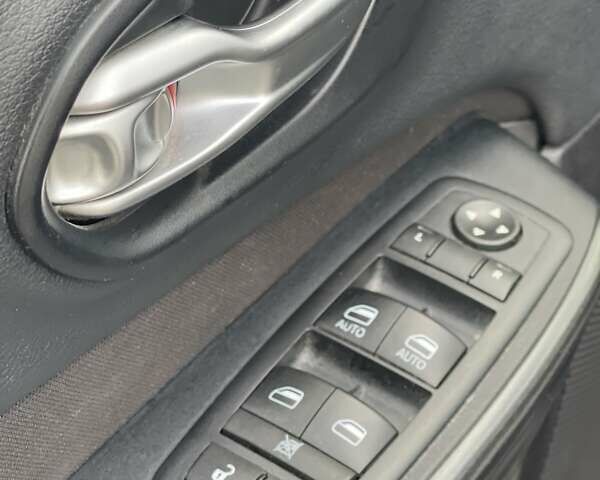 Синий Джип Чероки, объемом двигателя 3.24 л и пробегом 174 тыс. км за 11000 $, фото 25 на Automoto.ua