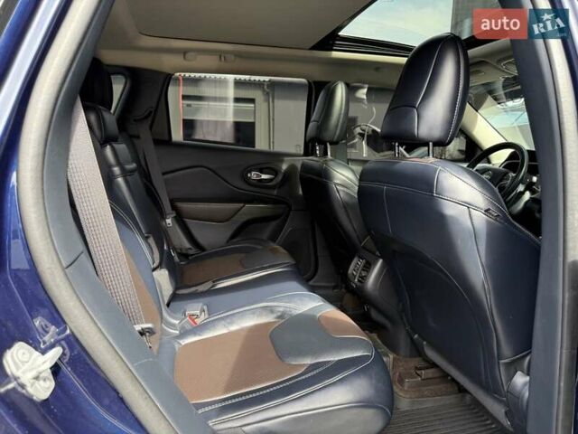 Синій Джип Cherokee, об'ємом двигуна 3.24 л та пробігом 184 тис. км за 13200 $, фото 56 на Automoto.ua