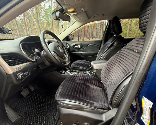 Синий Джип Чероки, объемом двигателя 2.36 л и пробегом 175 тыс. км за 13500 $, фото 7 на Automoto.ua