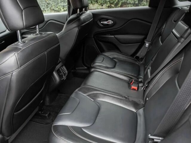 Синий Джип Чероки, объемом двигателя 0 л и пробегом 52 тыс. км за 9100 $, фото 5 на Automoto.ua