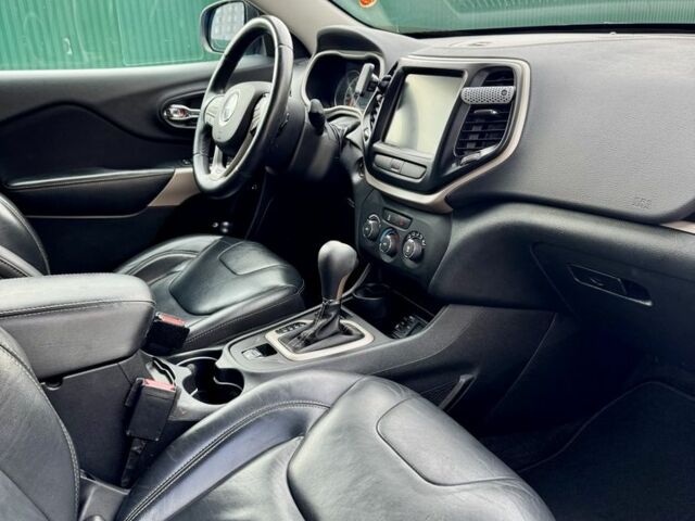 Синій Джип Cherokee, об'ємом двигуна 2.4 л та пробігом 75 тис. км за 14000 $, фото 12 на Automoto.ua