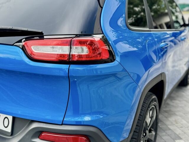 Синій Джип Cherokee, об'ємом двигуна 2.4 л та пробігом 75 тис. км за 14000 $, фото 6 на Automoto.ua