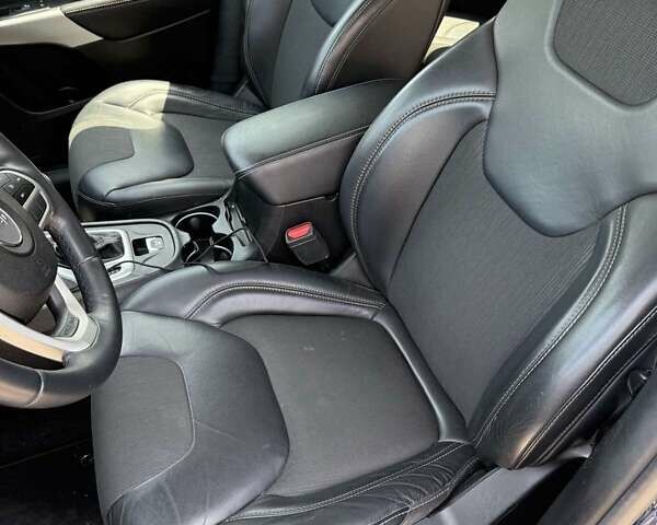 Синий Джип Чероки, объемом двигателя 3.24 л и пробегом 94 тыс. км за 14500 $, фото 5 на Automoto.ua