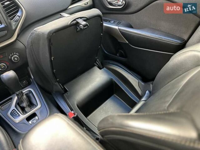 Синий Джип Чероки, объемом двигателя 2.36 л и пробегом 75 тыс. км за 15500 $, фото 30 на Automoto.ua