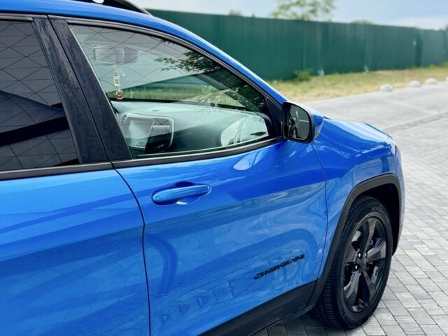 Синій Джип Cherokee, об'ємом двигуна 2.4 л та пробігом 75 тис. км за 14000 $, фото 5 на Automoto.ua