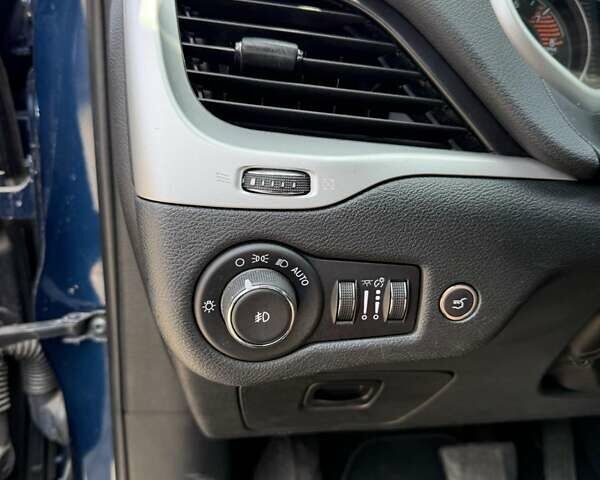 Синий Джип Чероки, объемом двигателя 3.24 л и пробегом 94 тыс. км за 14500 $, фото 11 на Automoto.ua