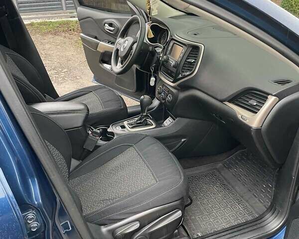 Синий Джип Чероки, объемом двигателя 2.36 л и пробегом 206 тыс. км за 13600 $, фото 26 на Automoto.ua