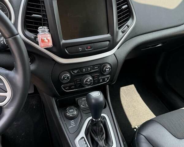 Синий Джип Чероки, объемом двигателя 3.24 л и пробегом 94 тыс. км за 14500 $, фото 7 на Automoto.ua