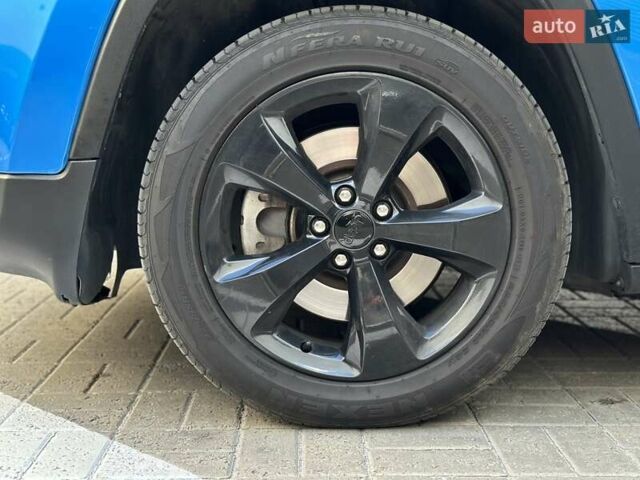 Синий Джип Чероки, объемом двигателя 2.36 л и пробегом 75 тыс. км за 15500 $, фото 5 на Automoto.ua