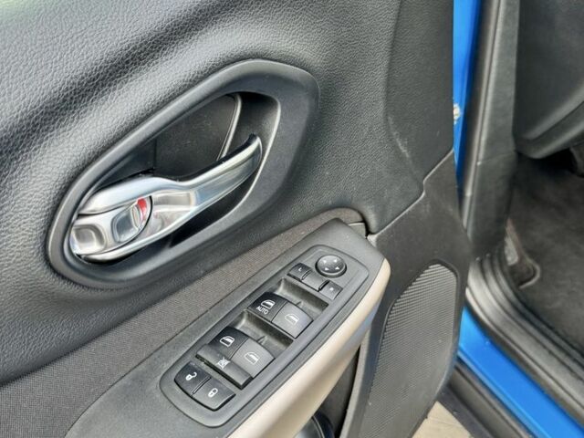 Синій Джип Cherokee, об'ємом двигуна 2.4 л та пробігом 75 тис. км за 14000 $, фото 10 на Automoto.ua