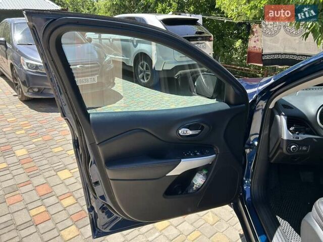 Синий Джип Чероки, объемом двигателя 2.36 л и пробегом 80 тыс. км за 13500 $, фото 13 на Automoto.ua