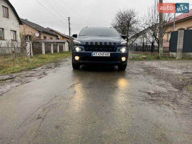 Синий Джип Чероки, объемом двигателя 2.36 л и пробегом 206 тыс. км за 13600 $, фото 2 на Automoto.ua