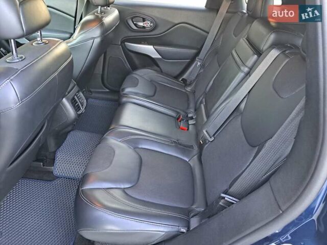 Синий Джип Чероки, объемом двигателя 2.36 л и пробегом 179 тыс. км за 15900 $, фото 8 на Automoto.ua