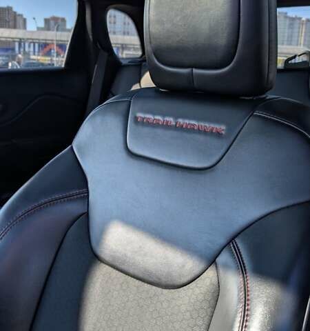 Джип Чероки 2018 в Киеве на Automoto.ua Синий Джип Чероки, объемом двигателя 3.24 л и пробегом 100 тыс. км за 25000 $, фото 18 на Automoto.ua