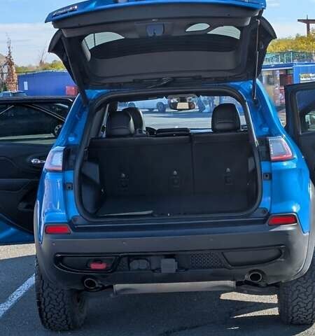 Джип Чероки 2018 в Киеве на Automoto.ua Синий Джип Чероки, объемом двигателя 3.24 л и пробегом 100 тыс. км за 25000 $, фото 10 на Automoto.ua