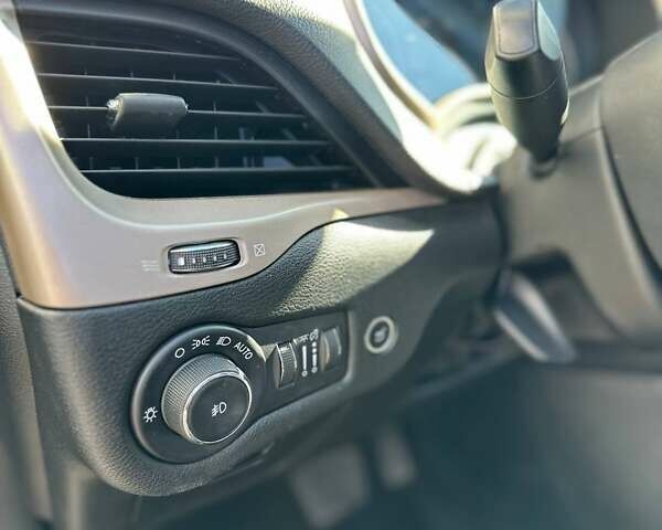 Джип Чероки 2018 в Киеве на Automoto.ua Синий Джип Чероки, объемом двигателя 3.24 л и пробегом 110 тыс. км за 13700 $, фото 12 на Automoto.ua