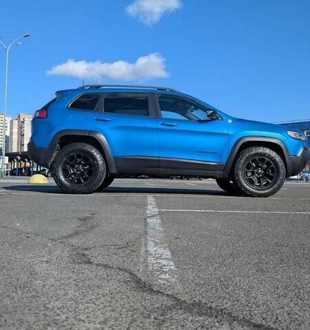 Джип Чероки 2018 в Киеве на Automoto.ua Синий Джип Чероки, объемом двигателя 3.24 л и пробегом 100 тыс. км за 25000 $, фото 2 на Automoto.ua