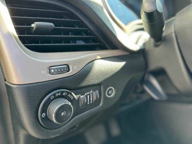 Джип Чероки 2018 в Киеве на Automoto.ua Синий Джип Чероки, объемом двигателя 3.2 л и пробегом 110 тыс. км за 13700 $, фото 13 на Automoto.ua