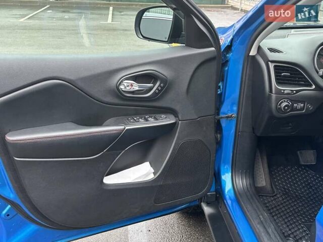 Синий Джип Чероки, объемом двигателя 2 л и пробегом 137 тыс. км за 24200 $, фото 10 на Automoto.ua