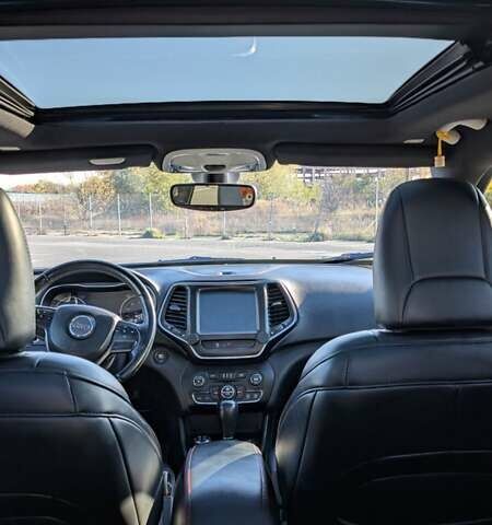 Джип Чероки 2018 в Киеве на Automoto.ua Синий Джип Чероки, объемом двигателя 3.24 л и пробегом 100 тыс. км за 25000 $, фото 20 на Automoto.ua