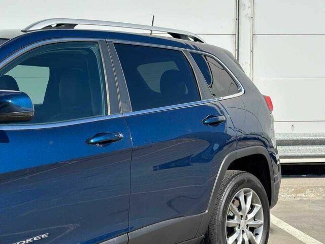 Джип Чероки 2018 в Киеве на Automoto.ua Синий Джип Чероки, объемом двигателя 3.2 л и пробегом 110 тыс. км за 13700 $, фото 8 на Automoto.ua