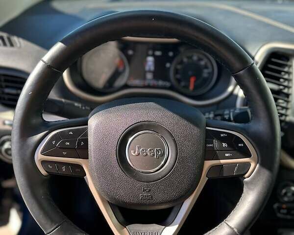 Джип Чероки 2018 в Киеве на Automoto.ua Синий Джип Чероки, объемом двигателя 3.24 л и пробегом 110 тыс. км за 13700 $, фото 38 на Automoto.ua
