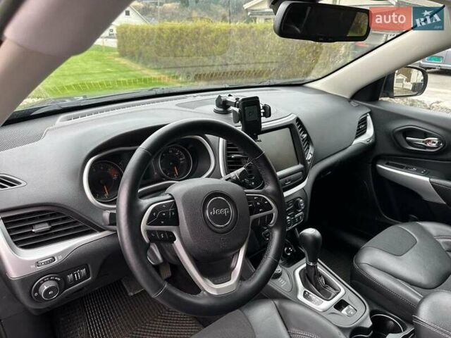 Синий Джип Чероки, объемом двигателя 3.24 л и пробегом 285 тыс. км за 15000 $, фото 5 на Automoto.ua