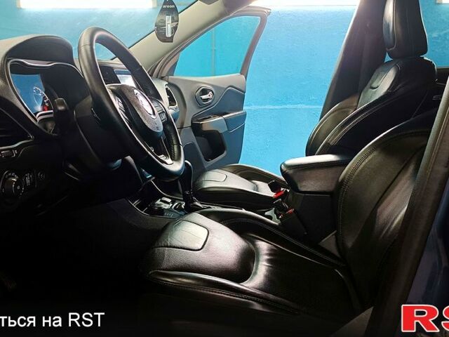 Синий Джип Чероки, объемом двигателя 3.2 л и пробегом 141 тыс. км за 10000 $, фото 7 на Automoto.ua