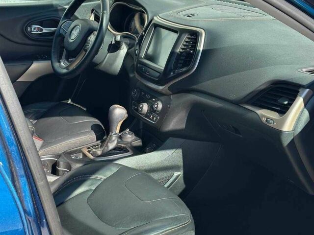 Джип Чероки 2018 в Киеве на Automoto.ua Синий Джип Чероки, объемом двигателя 3.2 л и пробегом 110 тыс. км за 13700 $, фото 16 на Automoto.ua
