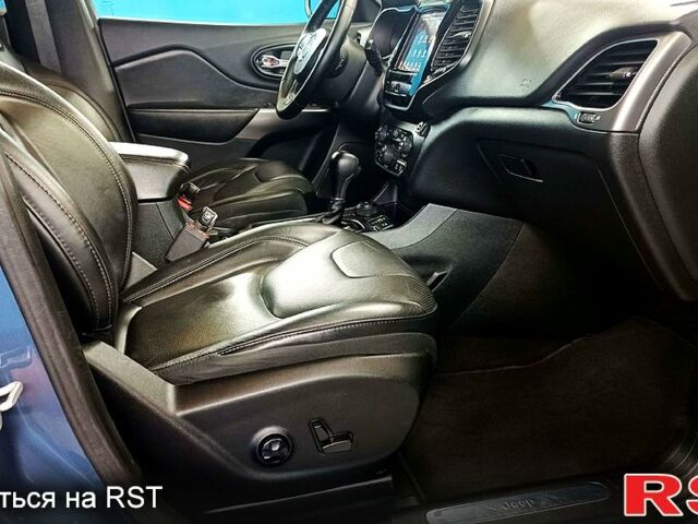 Синий Джип Чероки, объемом двигателя 3.2 л и пробегом 141 тыс. км за 10000 $, фото 6 на Automoto.ua