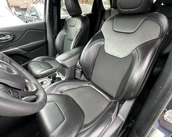 Синий Джип Чероки, объемом двигателя 2.36 л и пробегом 44 тыс. км за 16300 $, фото 15 на Automoto.ua